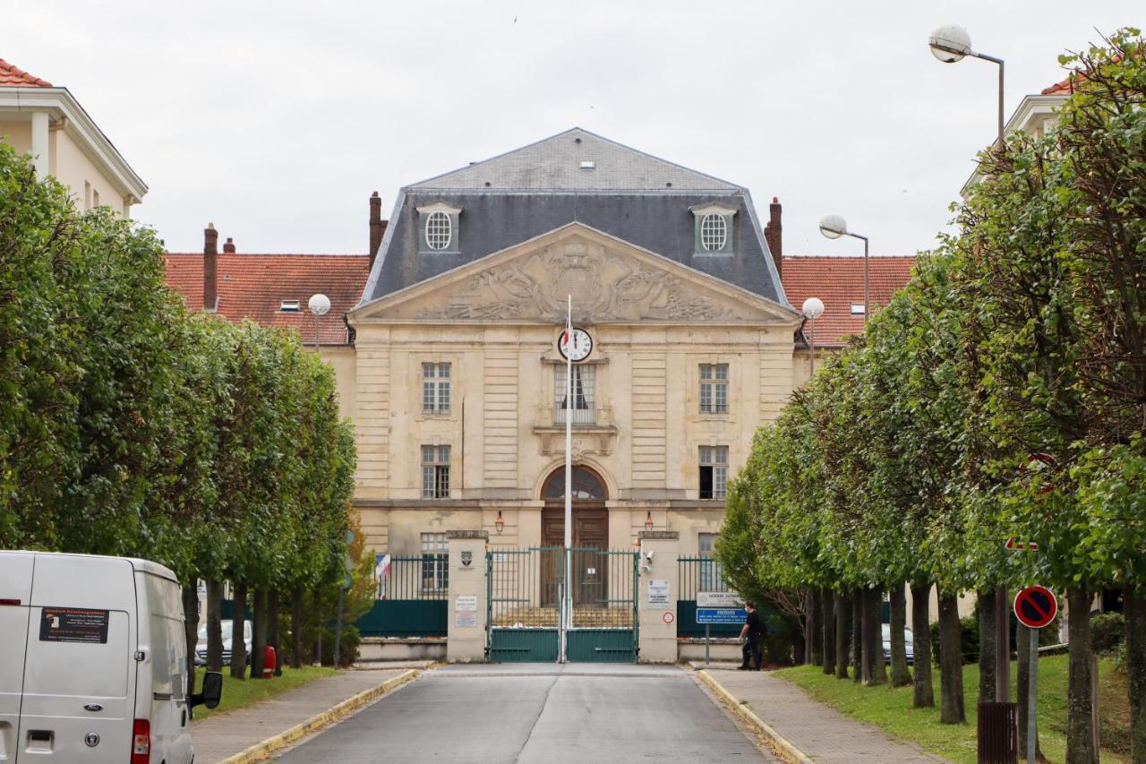 Studio Design Proche Defense-Paris เรย-มัลเมซง ภายนอก รูปภาพ